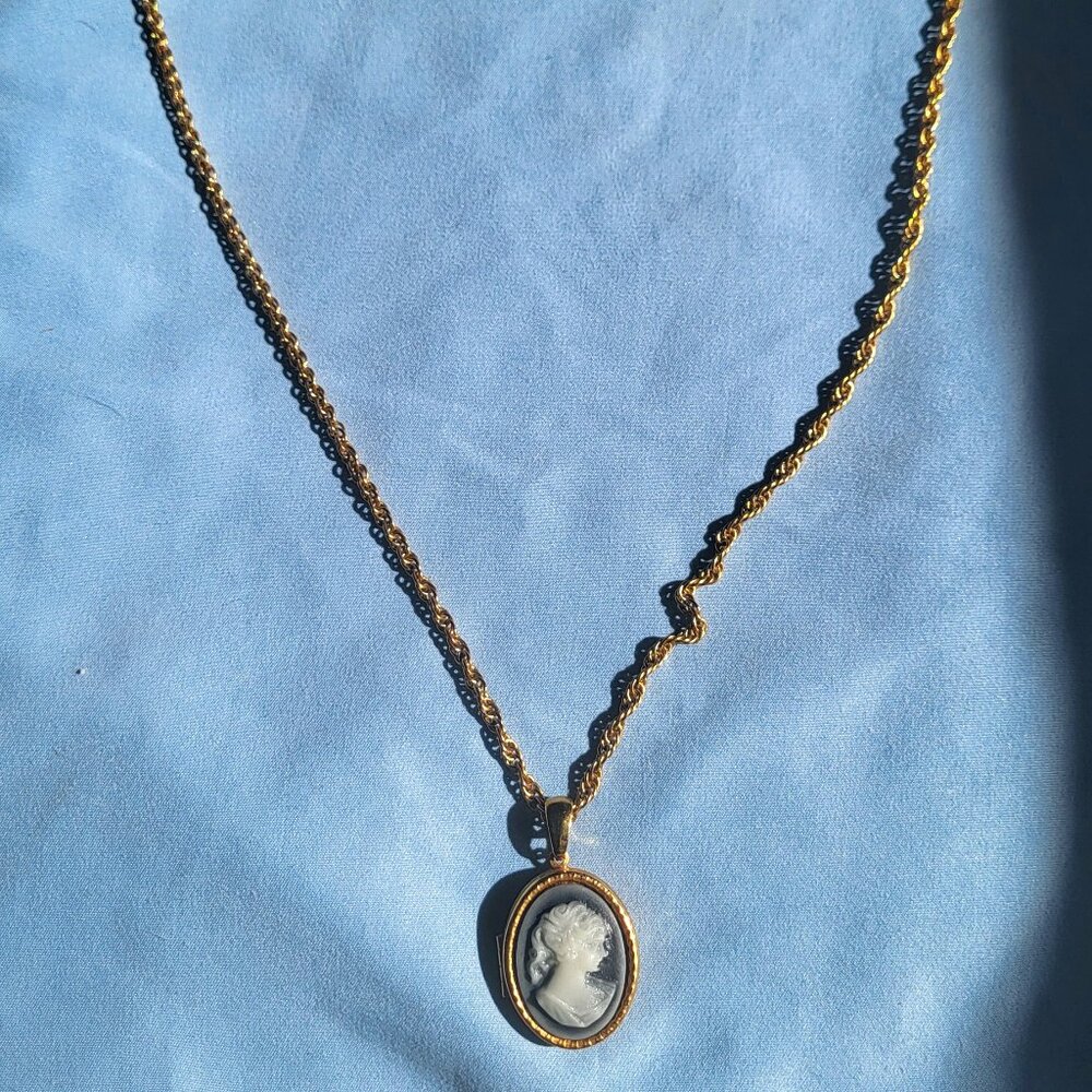 Vintage necklace with Cameo  locket